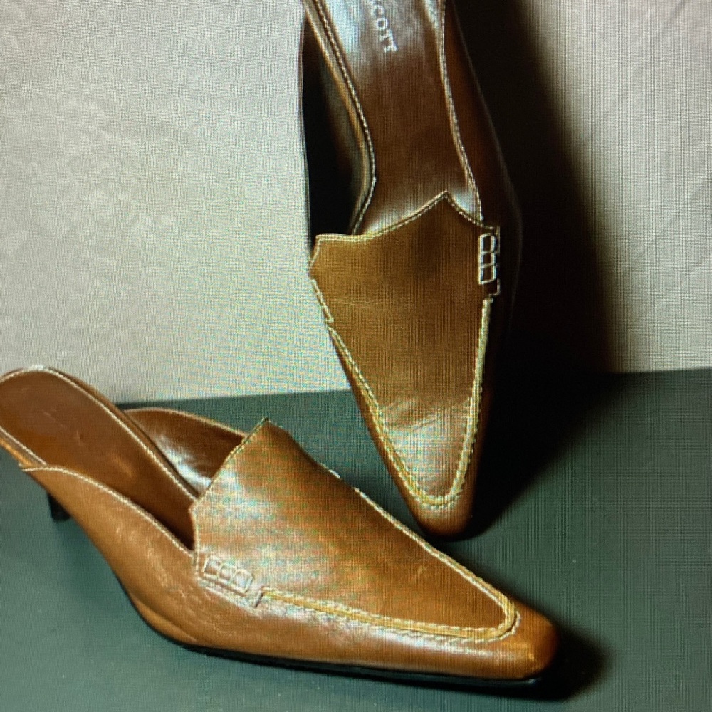 Elegant Brown Leather Women's Shoes